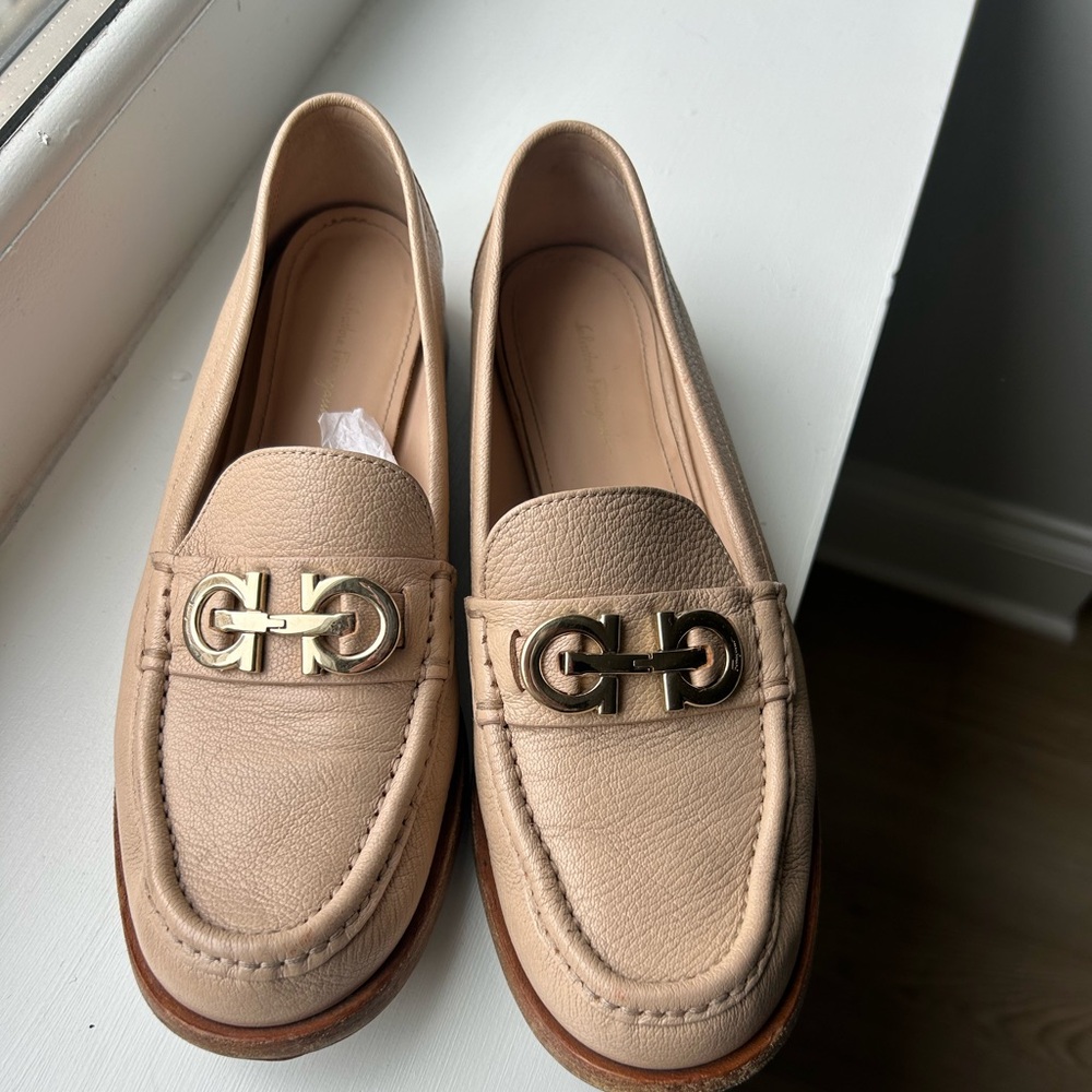 Ferragamo Nude Loafers
